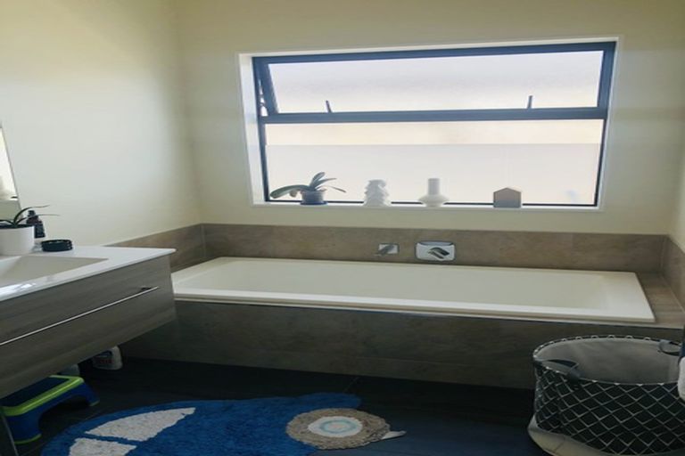 Photo of property in 31 Harris Drive, Silverdale, 0932