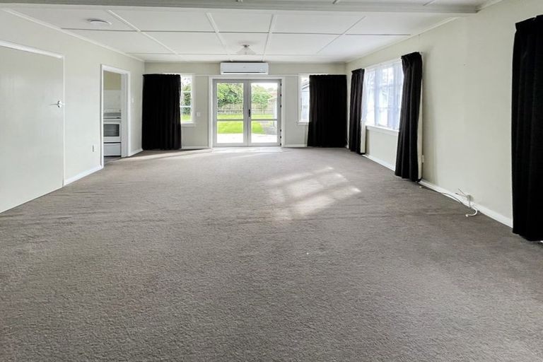 Photo of property in 17 Rewa Street, Takaro, Palmerston North, 4412