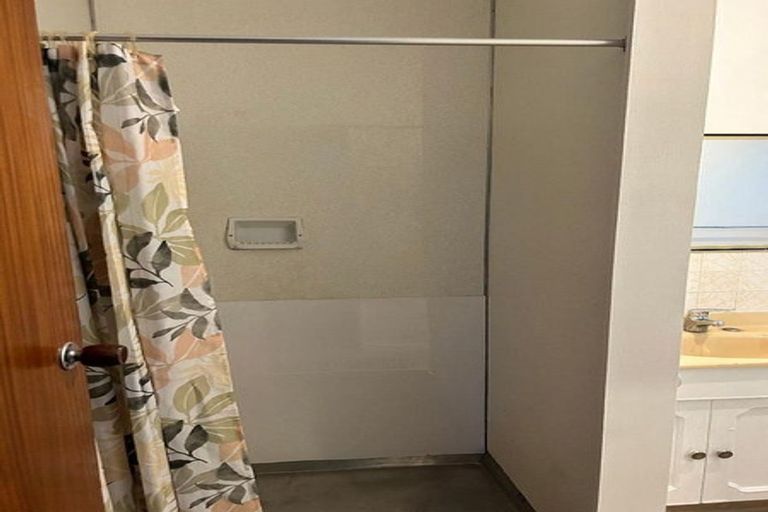 Photo of property in 6 Rajkot Terrace, Broadmeadows, Wellington, 6035