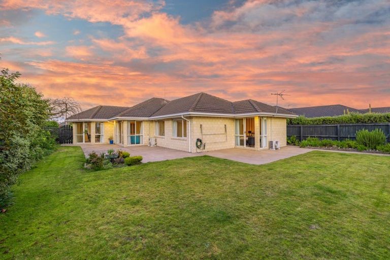 Photo of property in 31 Rue De La Mare, Parklands, Christchurch, 8083