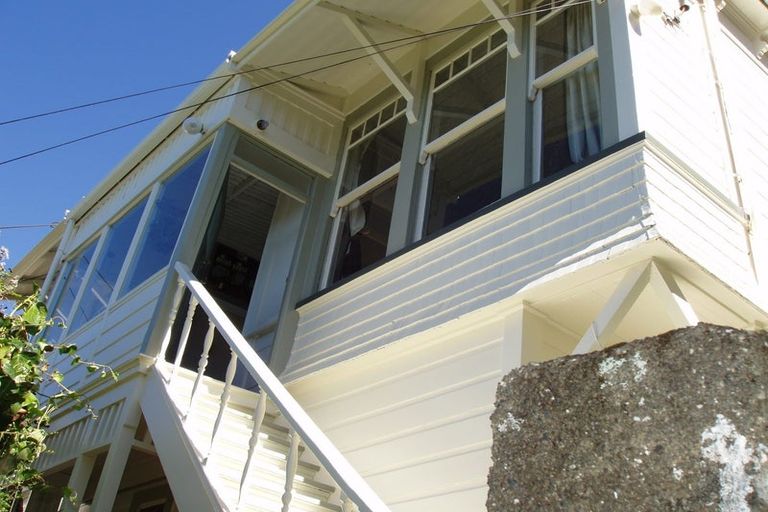 Photo of property in 150 Kelburn Parade, Kelburn, Wellington, 6012