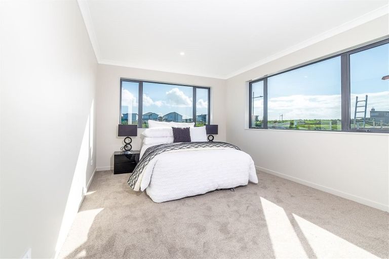 Photo of property in 30 Bearing Parade, Long Bay, Auckland, 0630