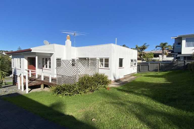 Photo of property in 1/50 Masterton Road, Rothesay Bay, Auckland, 0630