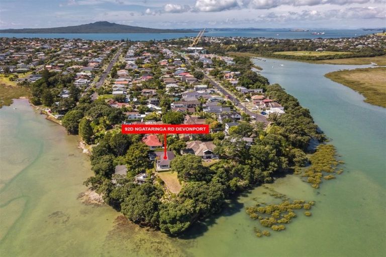 Photo of property in 92d Ngataringa Road, Devonport, Auckland, 0624