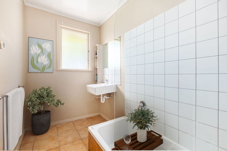 Photo of property in 15 Kalingo Street, Waitangirua, Porirua, 5024