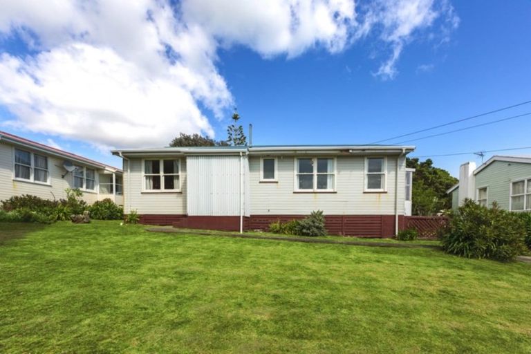 Photo of property in 18 Waiuta Street, Titahi Bay, Porirua, 5022