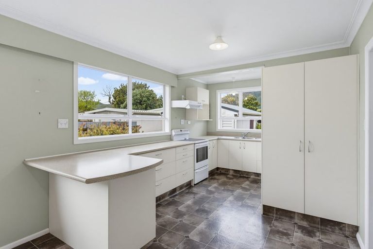 Photo of property in 154 Tilley Road, Paekakariki, 5034