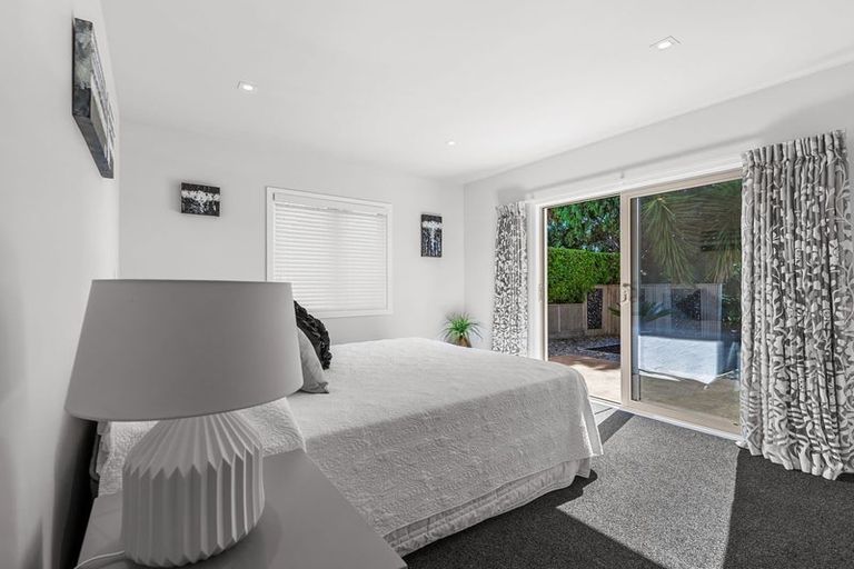 Photo of property in 8 Kawai Rise, Te Atatu Peninsula, Auckland, 0610