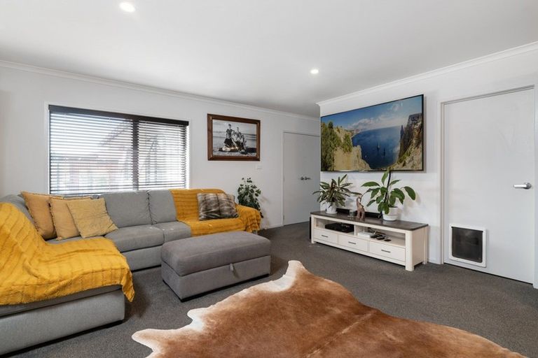 Photo of property in 130 Puhirake Crescent, Pyes Pa, Tauranga, 3112