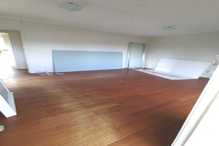 Photo of property in 1/133 Ennis Avenue, Pakuranga Heights, Auckland, 2010