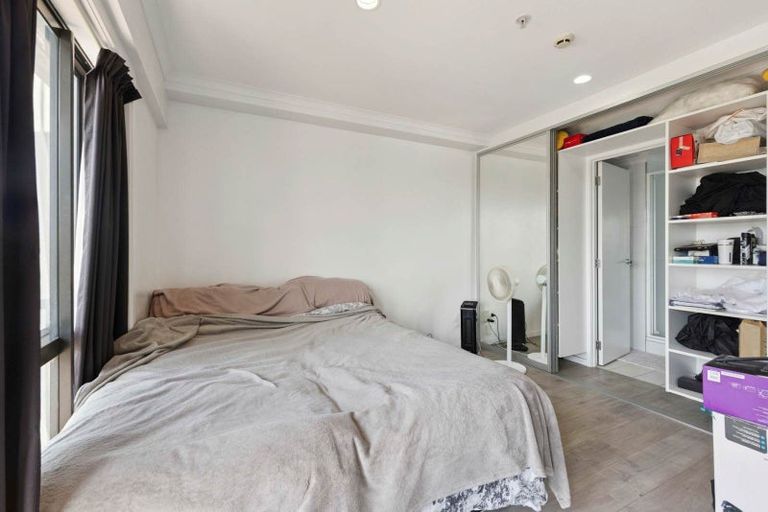 Photo of property in The Rennaissance, 13h/18 Ronwood Avenue, Manukau, Auckland, 2104