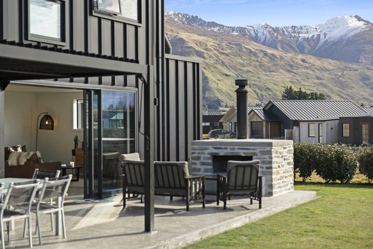 Photo of property in 21 Marjon Drive, Wanaka, 9305