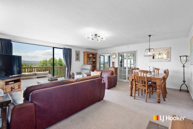 Photo of property in 19 Braeside, Kinmont Park, Mosgiel, 9024