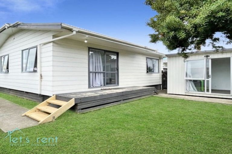 Photo of property in 52 Rosella Road, Mangere East, Auckland, 2024