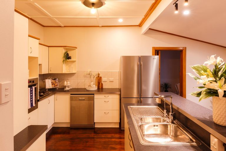 Photo of property in 143 Featherston Street, Palmerston North, 4410