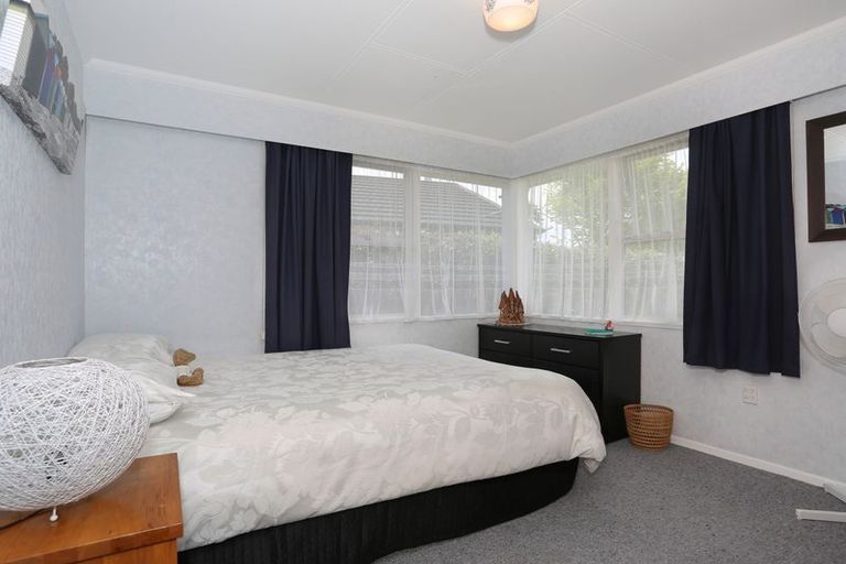 Photo of property in 4 Acacia Street, Kelvin Grove, Palmerston North, 4414