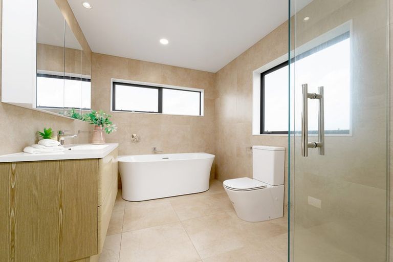 Photo of property in 108 San Valentino Drive, Henderson, Auckland, 0612