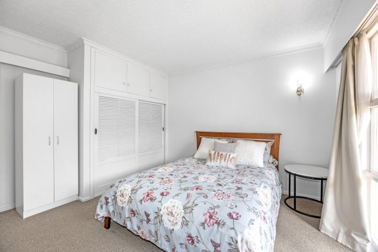 Photo of property in 2/292 Avonhead Road, Avonhead, Christchurch, 8042