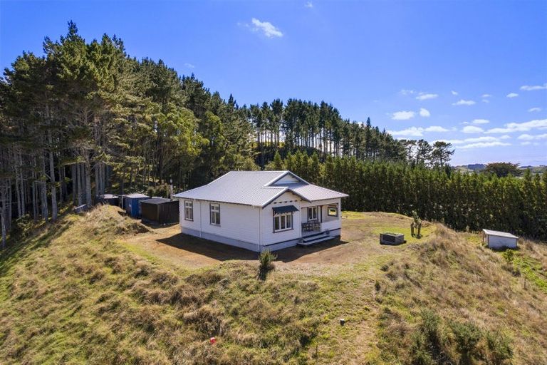 Photo of property in 1106 Egmont Road, Egmont Village, New Plymouth, 4372