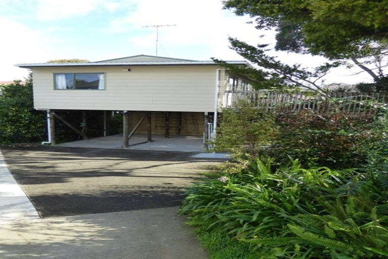 Photo of property in 12 Seaton Road, Murrays Bay, Auckland, 0630