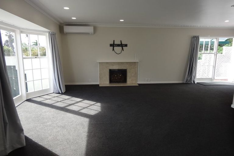 Photo of property in 2 The Anchorage, Sunnyhills, Auckland, 2010