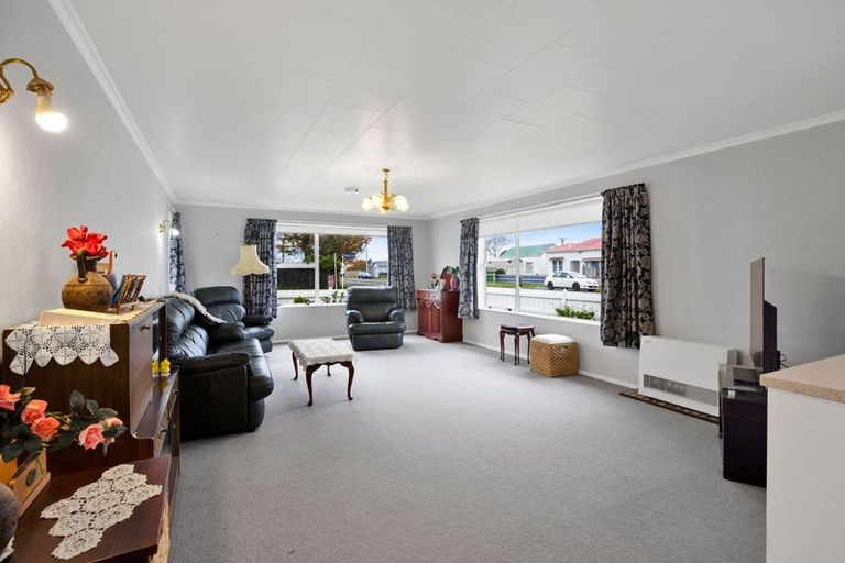 Photo of property in 11 Furlong Street, Hawera, 4610