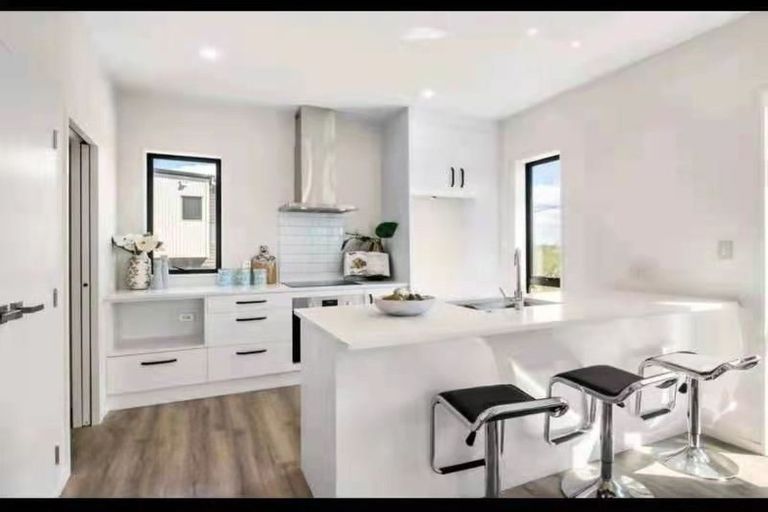 Photo of property in 2/16 Albany Highway, Greenhithe, Auckland, 0632