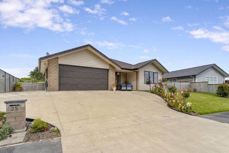 Photo of property in 35 Waipunahau Road, Waikanae, 5036