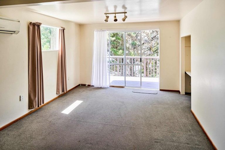 Photo of property in 99 Kahu Road, Paremata, Porirua, 5024