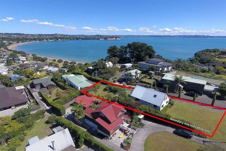 Photo of property in 22 Tindalls Bay Road, Tindalls Beach, Whangaparaoa, 0930