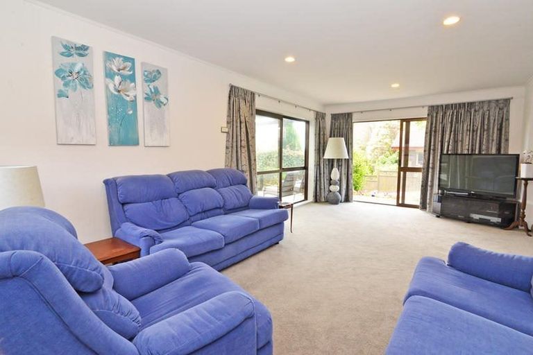 Photo of property in 14 Wairata Place, Te Atatu South, Auckland, 0610