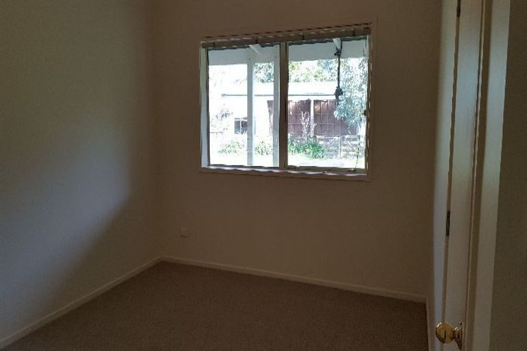 Photo of property in 400 Waitakere Road, Taupaki, Henderson, 0782