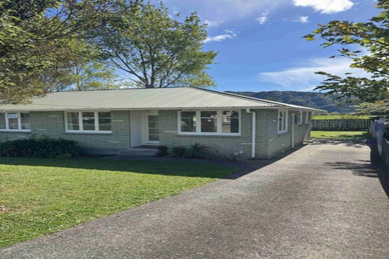 Photo of property in 1/1123 Fergusson Drive, Clouston Park, Upper Hutt, 5018