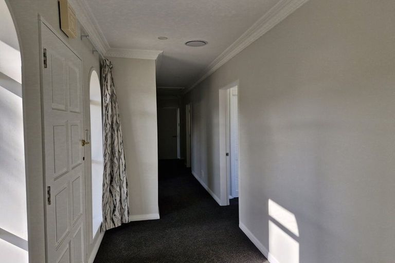 Photo of property in 26 Hawthorn Crescent, Stokes Valley, Lower Hutt, 5019