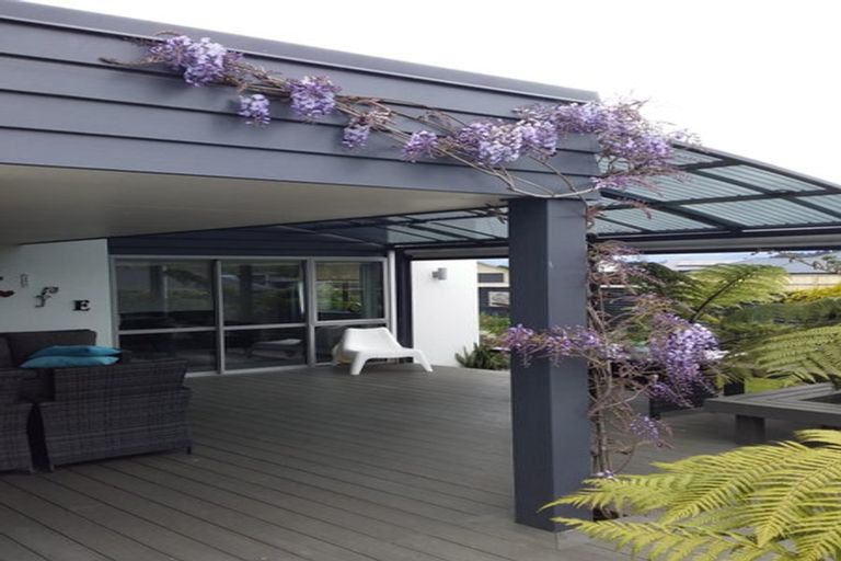 Photo of property in 20 Roseberry Place, Whitianga, 3510