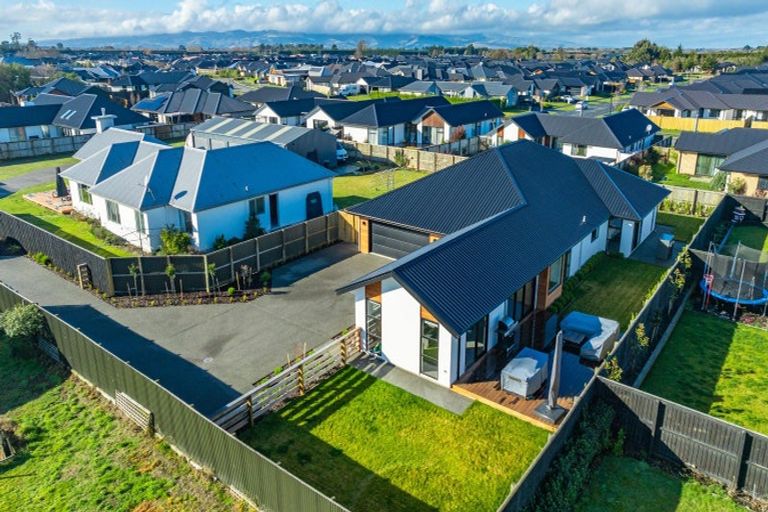 Photo of property in 6 Maleny Lane, Rolleston, 7615