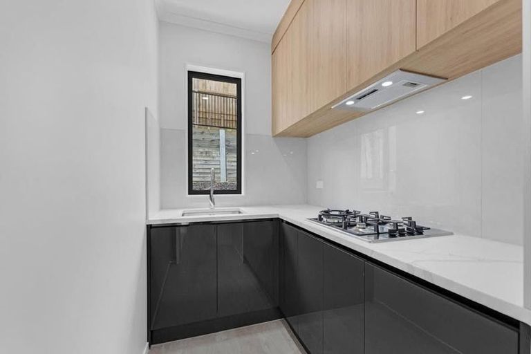 Photo of property in 122 Mcquoids Road, Flat Bush, Auckland, 2019