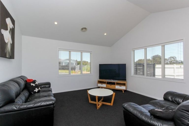 Photo of property in 53 Fernbrook Drive, Hurworth, New Plymouth, 4310
