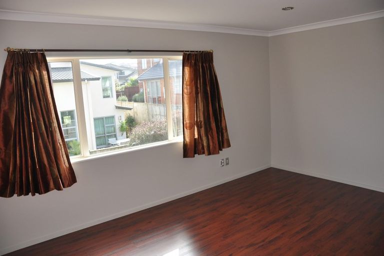 Photo of property in 12 Tekapo Rise, Fairview Heights, Auckland, 0632