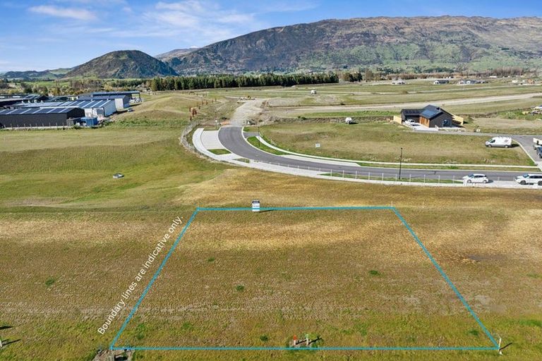 Photo of property in 10 Simpson Crescent, Wanaka, 9305