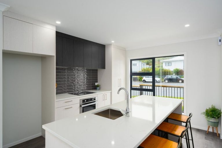 Photo of property in 140 Jamaica Drive, Grenada North, Wellington, 5028