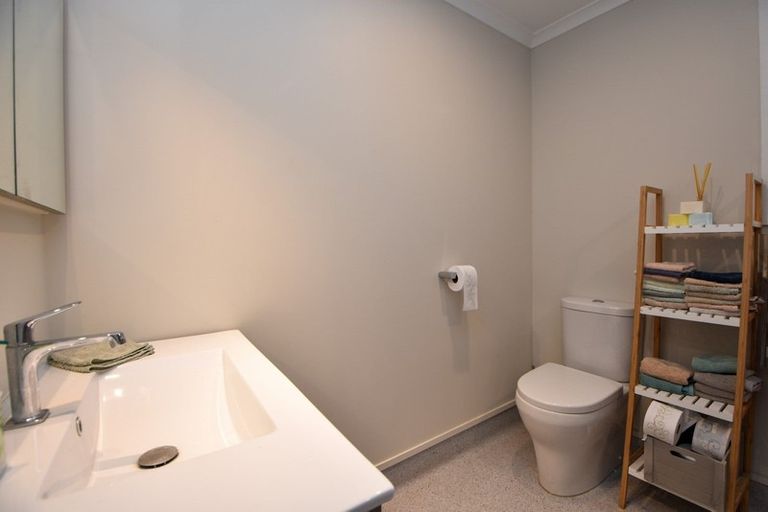 Photo of property in 76 Victoria Street, Carterton, 5713