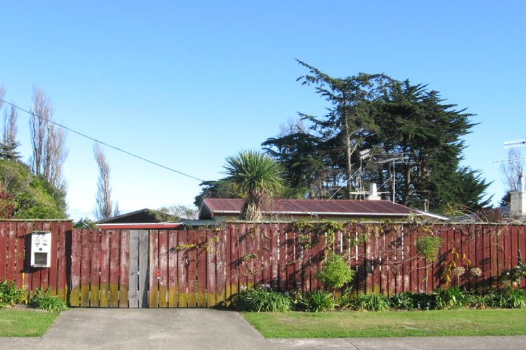Photo of property in 77 Kirk Street, Otaki, 5512