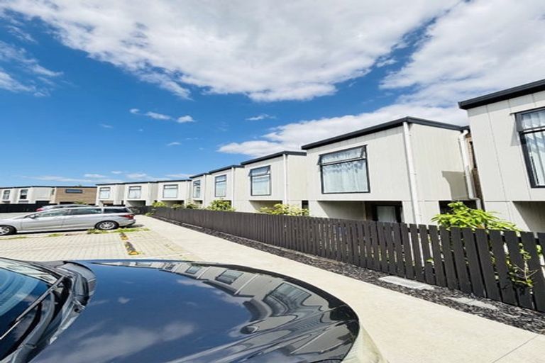 Photo of property in 8 Tima Lane, Mangere Bridge, Auckland, 2022