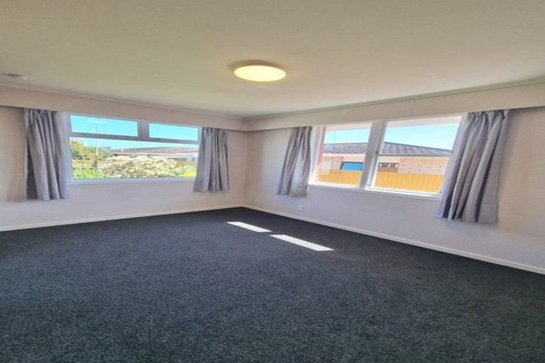 Photo of property in 22 Tukapa Street, Westown, New Plymouth, 4310