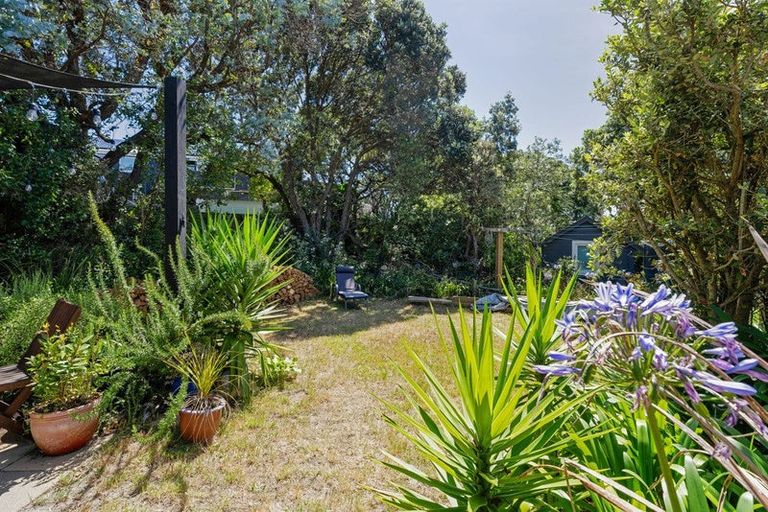 Photo of property in 14 Hughes Street, Waikanae Beach, Waikanae, 5036
