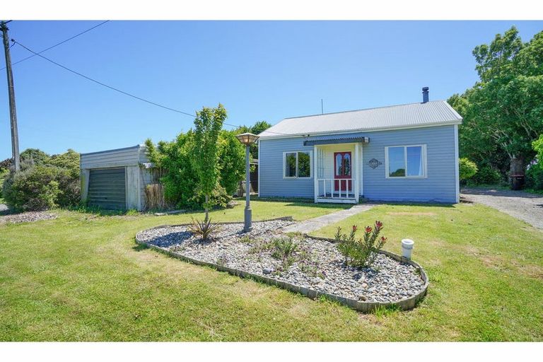Photo of property in 12 Mclew Road, Kennington, Invercargill, 9871