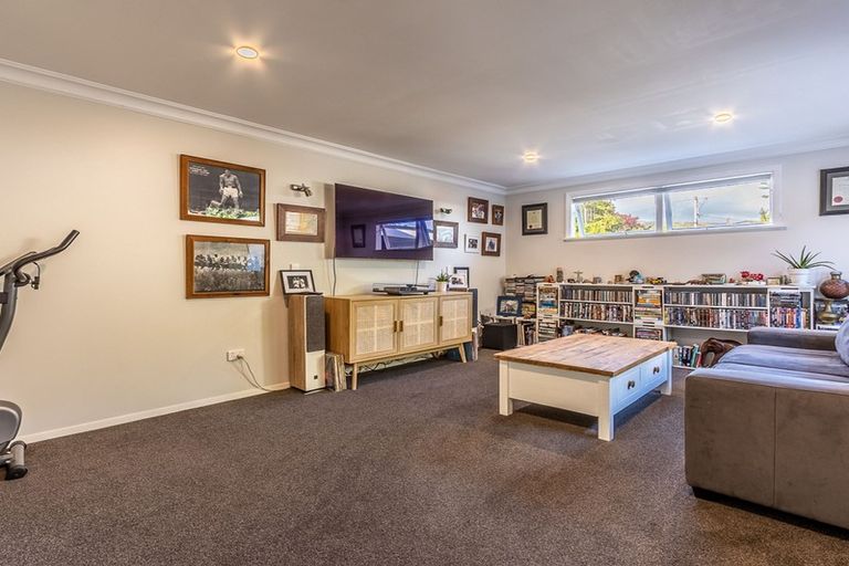 Photo of property in 73 Kohekohe Road, Waikanae, 5036