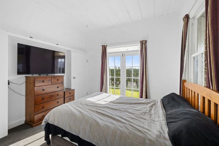 Photo of property in 15 Standish Street, Westown, New Plymouth, 4310