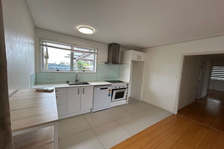 Photo of property in 8 Leatham Crescent, Opaheke, Papakura, 2113